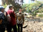 gubernur-dki-jakarta-anies-baswedan-di-kali-krukut-jakarta-pusat-kamis-3092021.jpg