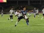 henhen-vs-persipura.jpg