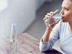 ilustrasi-minum-air_20181011_210207.jpg