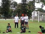 indra-sjafri-di-lapangan-a.jpg