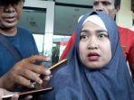istri-aris-idol-rosillia-octo-fany-di-mapolres-pelabuhan-tanjung-priok.jpg