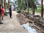 jalan-amblas-di-jalan-kali-sunter-di-rw-03-kelurahan-cipinang-melayu-makasar.jpg