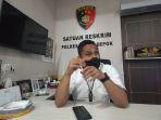 kasat-reskrim-polres-metro-depok-akbp-yogen-heroes-baruno-memberikan-keterangan-wartawan.jpg