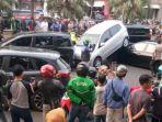 kecelakaan-beruntun-antara-empat-mobil-dan-satu-truk-tanah-terjadi-di-bilangan.jpg