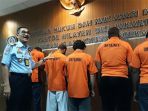 kepala-kantor-imigrasi-kelas-i-khusus-soekarno-hatta-enang-syamsi-kiri_20180811_132528.jpg