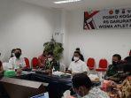 kepala-staf-kepresidenan-moeldoko-tengah-mendatangi-rumah-sakit.jpg