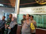ketua-kpu-dki-jakarta-betty-epsilon-idroos-memberikan-penjelasan-tentang-ta.jpg
