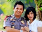 kompol-andi-chandra-saat-bersama-istrinya_20180423_150756.jpg