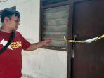 kondisi-kamar-kos-di-penemuan-mayat-diberi-garis-polisi-senin-2122019.jpg