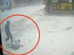 layar-tangkap-cctv-pria-berkebutuhan-khusus-di-depok-dianiaya.jpg