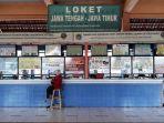 loket-terminal-kampung-rambutan-jakarta-timur-selasa-23112021.jpg