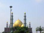 masjid-dian-al-mahri-atau-dikenal-dengan-nama-masjid-kubah-emas.jpg