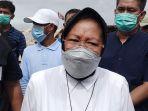 menteri-sosial-tri-rismaharini-di-tempat-pembuangan-sampah-klaibaru.jpg
