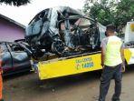 mobil-yang-hangus-terbakar-di-tol-solo-ngawi.jpg
