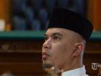 musisi-ahmad-dhani-saat-menunggu-dimulainya-sidang-lanjutan-kasus-vlog-idiot.jpg