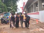 olah-tkp-crane-jatuh_20180205_121838.jpg