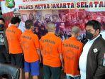 para-tersangka-kasus-penculikan-dan-penyekapan-saat-dihadirkan-dalam-konferensi-pers.jpg