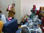 pelatihan-pemanfaatan-limbah-apk-menjadi-tas.jpg