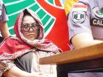 pelawak-nunung-duduk-di-kursi-tidak-lama-setelah-jumpa-pers-kasus-penyalahgunaan.jpg