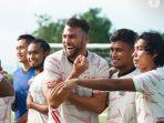 pemain-persija-marko-simic-bersama-skuat-macan-kemayoran.jpg