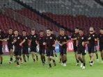 jakarta/pemain-timnas-lari-di-gbk.jpg