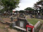 pemakaman-tionghoa-di-tpu-kebon-nanas-lokasi-sejoli-diamankan-saat-berbuat-mesum.jpg