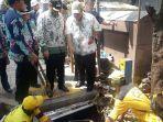 pemerintah-kota-jakarta-selatan-meninjau-pemotongan-kabel-di-saluran-air.jpg
