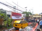 pemusnahan-10000-miras-di-kantor-polres-jakarta-timur_20180207_151811.jpg