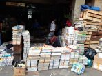 penjual-buku-bekas_20180725_065618.jpg