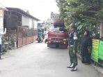 penyekatan-di-permukiman-warga-yang-jadi-jalur-tikus.jpg