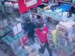 peristiwa-perampokan-terjadi-di-sebuah-gerai-alfamart-di-jatake-kadusirung.jpg