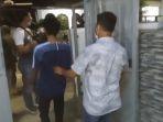 petugas-gabungan-mengamankan-penghuni-indekoss.jpg