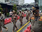 petugas-satpol-pp-tangsel-di-acara-pengundian-nomor-urut-di-swiss-belhotel.jpg