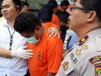 polisi-menunjukan-tersangka-zk-p.jpg