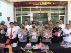 polresta-tangerang-merilis-kasus-miras-judi-dan-prostitusi-selamaoperasi-pekat-maung-2023.jpg