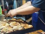proses-pemanggangan-di-steak-36-di-kawasan-street-food-sekitar-grand-indonesia.jpg