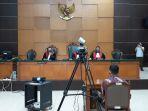 putra-siregar-saat-menghadiri-sidang-di-pengadilan-negeri-jakarta-timur-1.jpg