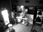 rekaman-cctv-pencurian-di-tangsel.jpg