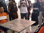rekontruksi-kasus-pembunuhan-hakim-jamaluddin-di-cafe-every-day-senin-1312020.jpg