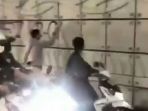 remaja-melakukan-vandalisme-di-underpas-mampang_20180603_093556.jpg