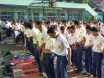 ribuan-siswa-dan-para-guru-di-smpn-6-tasikmalaya-menggelar-sholat-ghaib.jpg