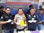 rilis-kurir-narkoba-di-polsek-ciputat.jpg