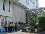 rumah-ahok-di-pantai-mutiara.jpg