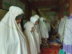 salat-idul-fitri-jemaah-tarekat-syattariyah.jpg
