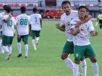 samsul-arif-selebrasi-persebaya.jpg