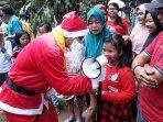 santa-claus-bagi-bagi.jpg