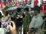 satpol-pp-kecamatan-koja-menggelar-razia-terhadap-pelajar-berkeliaran.jpg