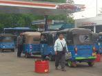 sejumlah-sopir-bajaj-nampak-mengantre-di-spbg.jpg