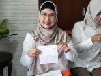siti-nur-azizah-dapat-surat.jpg