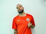 striker-gustavo-almeida-jempol.jpg